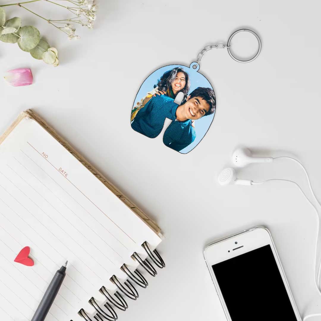 Moon Shape Friends Photo Frame With Pen & Keychain - Image 3