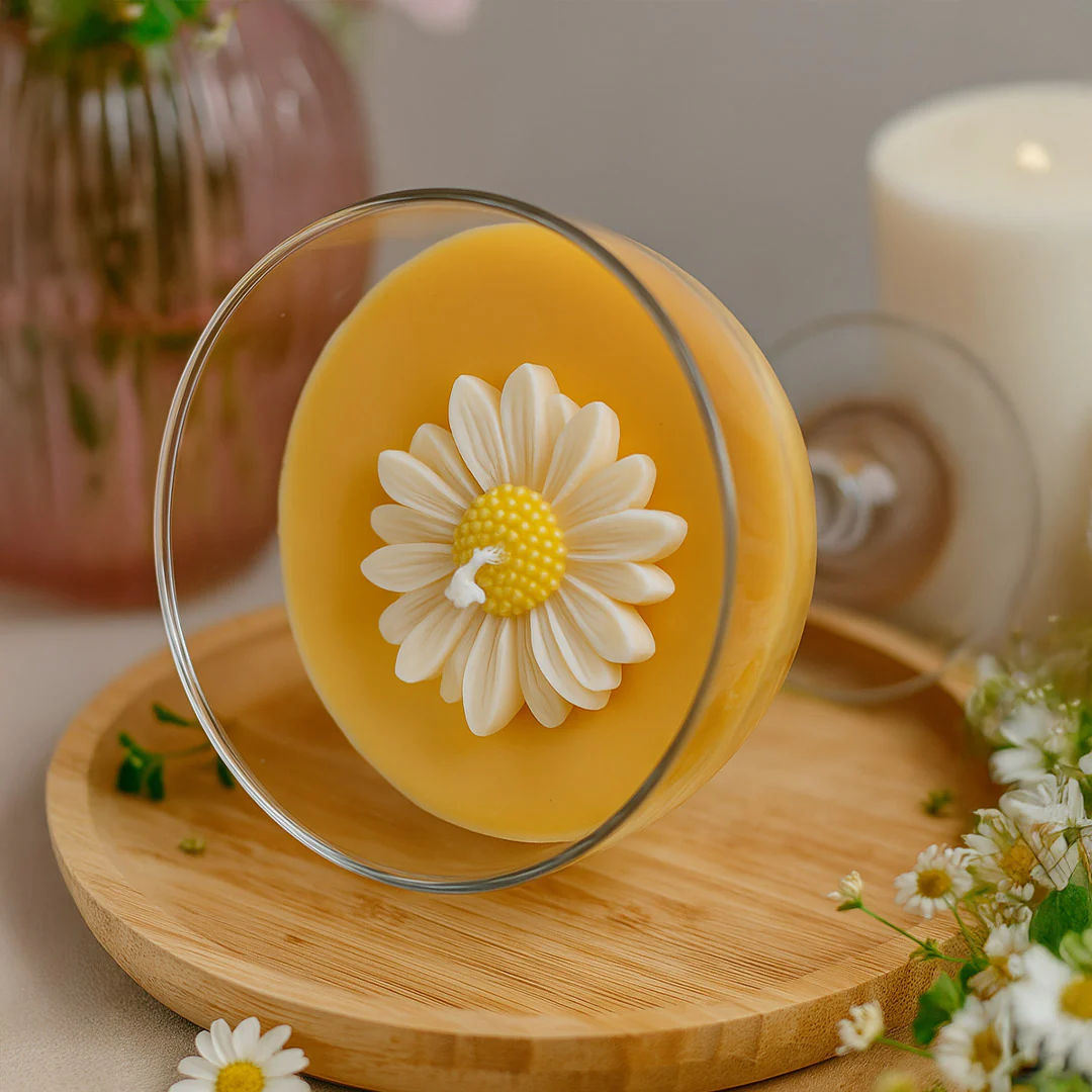 Personalized Daisy Flower Candle in Cocktail Glass - Image 3
