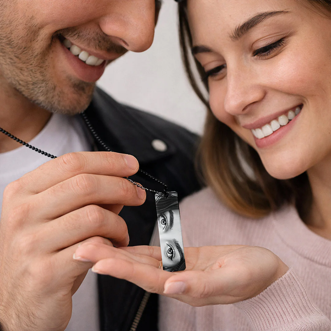 Personalized Eye Photo Bar Pendant Necklace - Image 4
