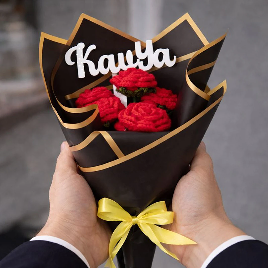 Personalized Red Rose Crochet Bouquet - Image 4