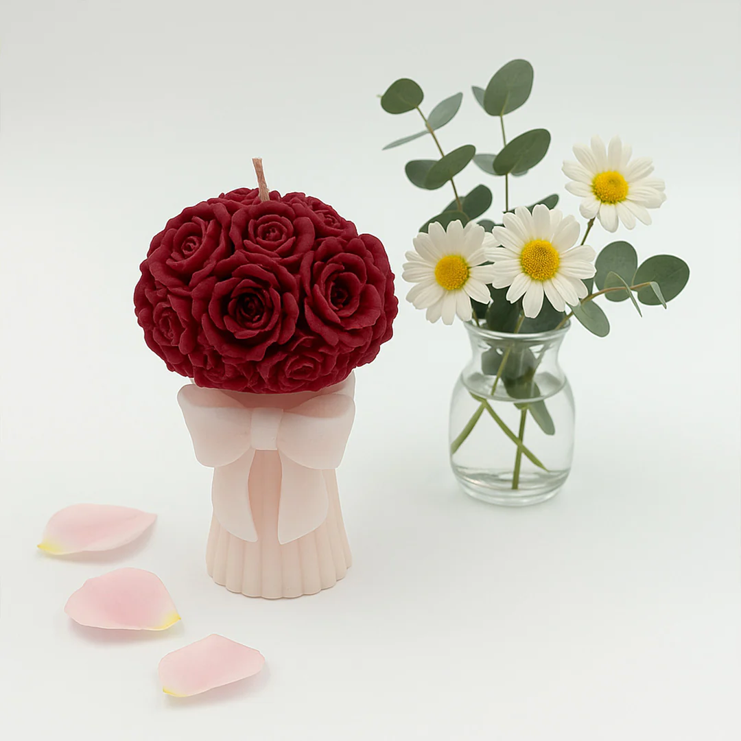 Red Rose Bouquet Scented Candle - Image 3