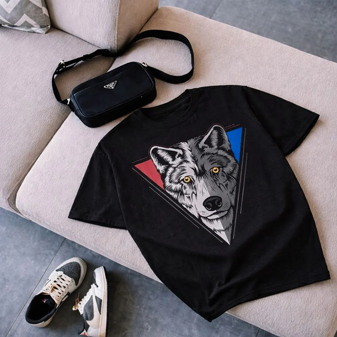 Wolf Face Geometric Print Black T-Shirt - Image 3